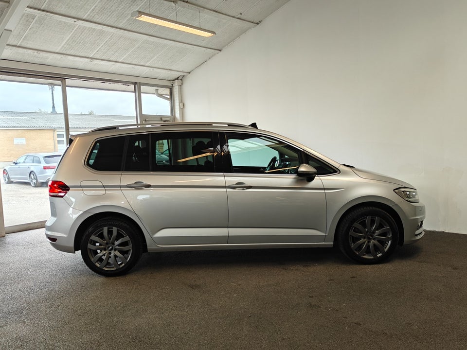 VW Touran 2,0 TDi 150 Highline DSG 7prs 5d