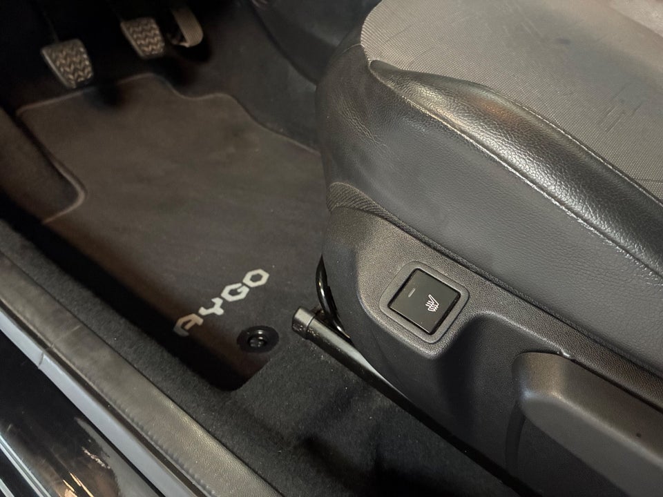 Toyota Aygo 1,0 VVT-i x-clusiv 5d