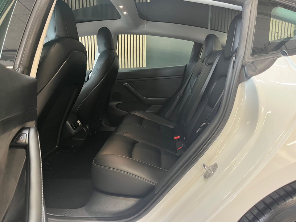 Tesla Model 3 Long Range AWD 4d