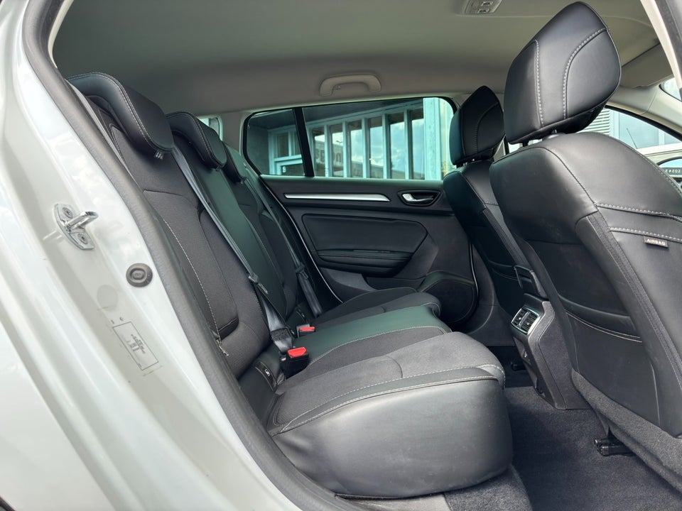 Renault Megane IV 1,6 E-Tech Zen Sport Tourer 5d