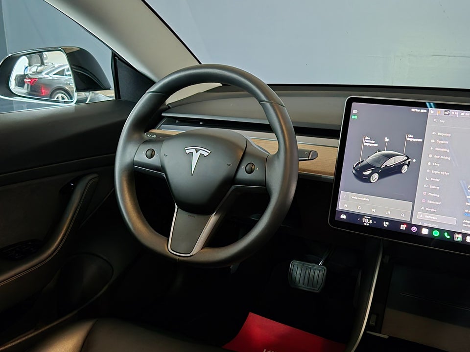 Tesla Model 3 Standard Range+ RWD 4d
