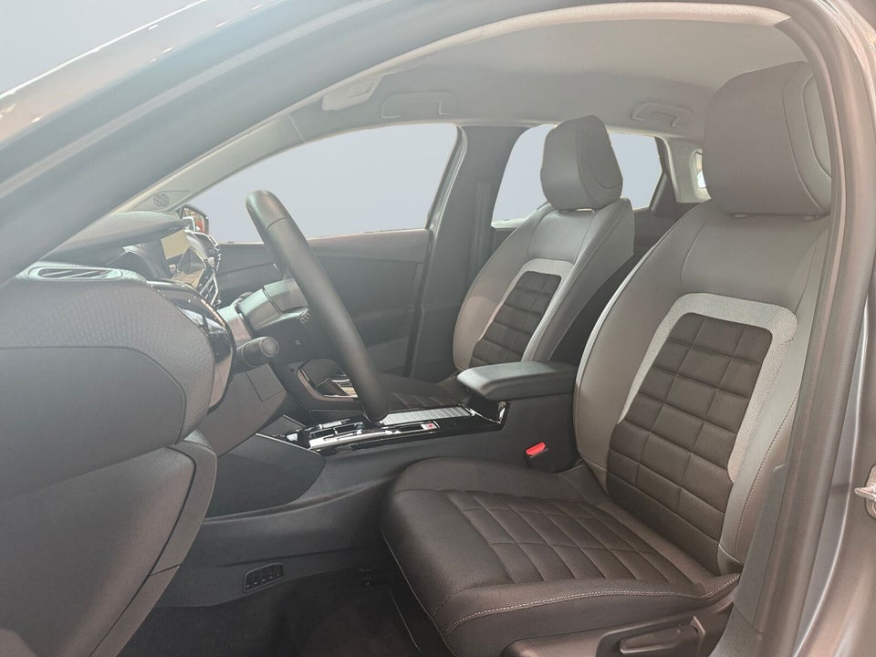 Citroën ë-C4 X 50 Plus 4d