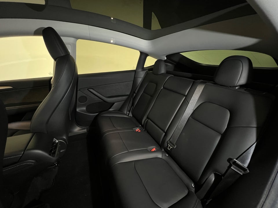 Tesla Model Y Long Range AWD 5d