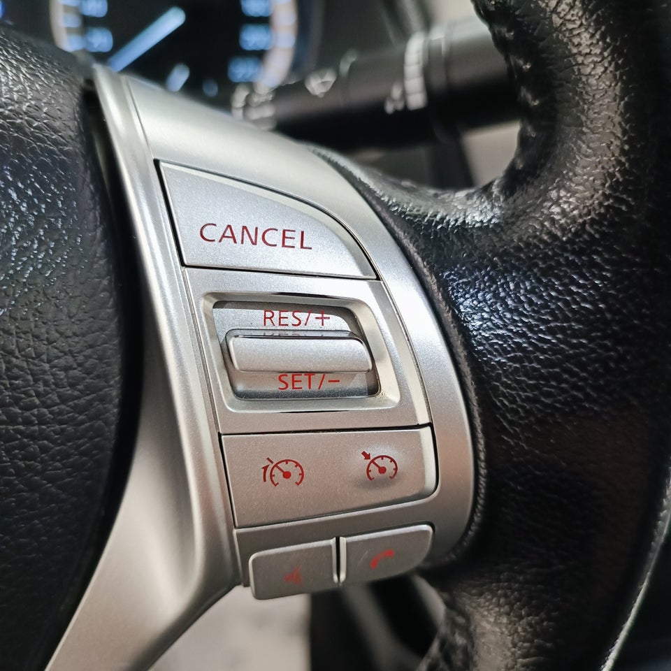 Nissan Navara 2,3 dCi 190 Db.Kab Tekna aut. 4d