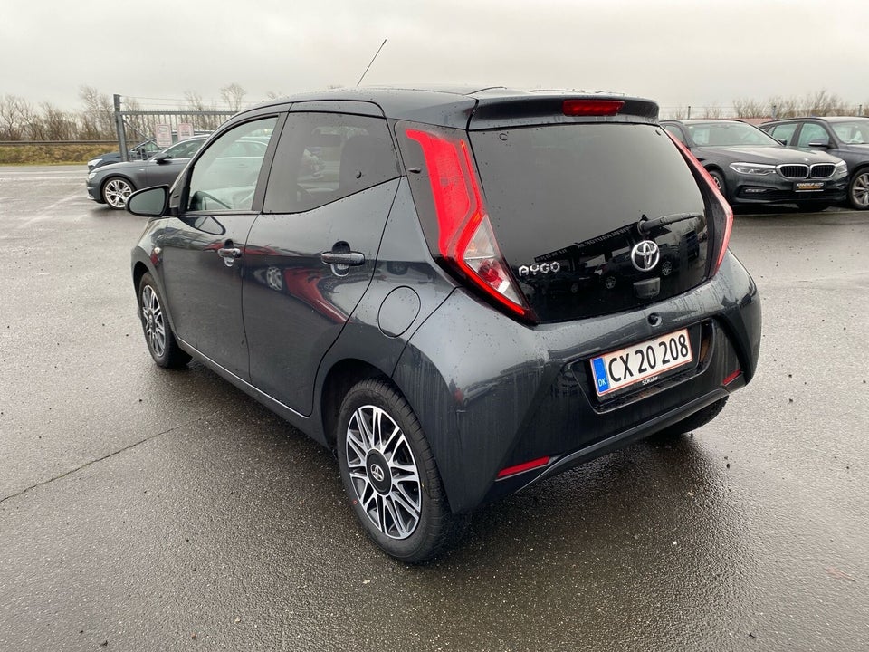 Toyota Aygo 1,0 VVT-i x-press x-shift 5d