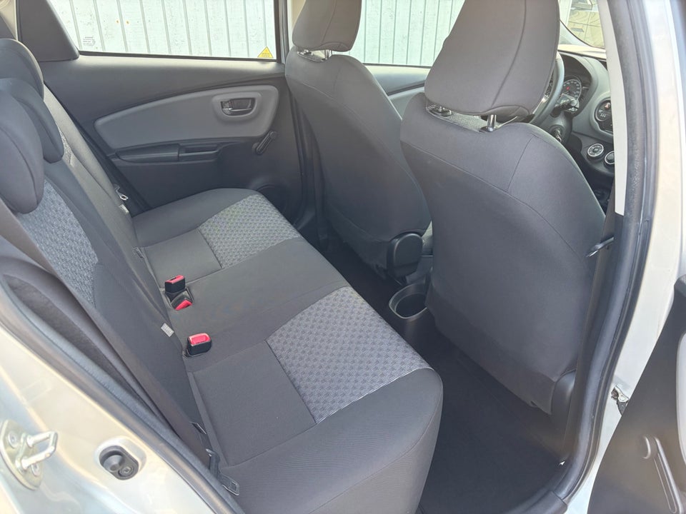 Toyota Yaris 1,0 VVT-i T2 Touch 5d