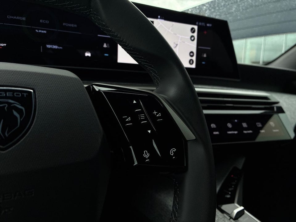Peugeot e-5008 77 Allure 7prs 5d