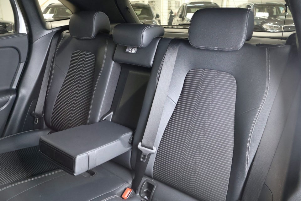 Mercedes EQA300 Progressive 4Matic 5d