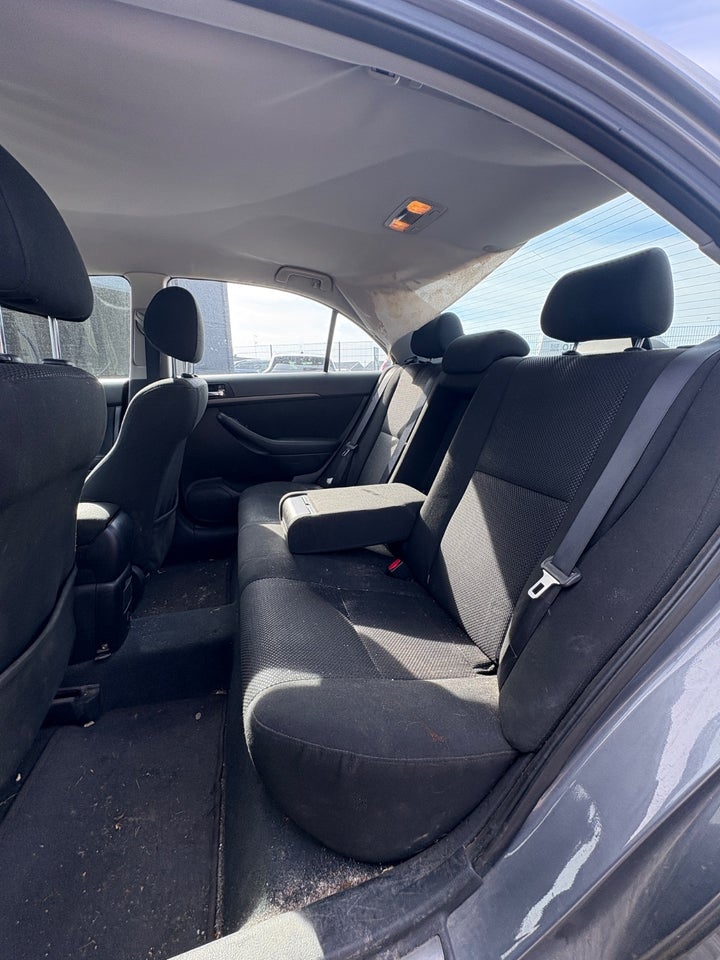 Toyota Avensis 2,0 Sol 4d