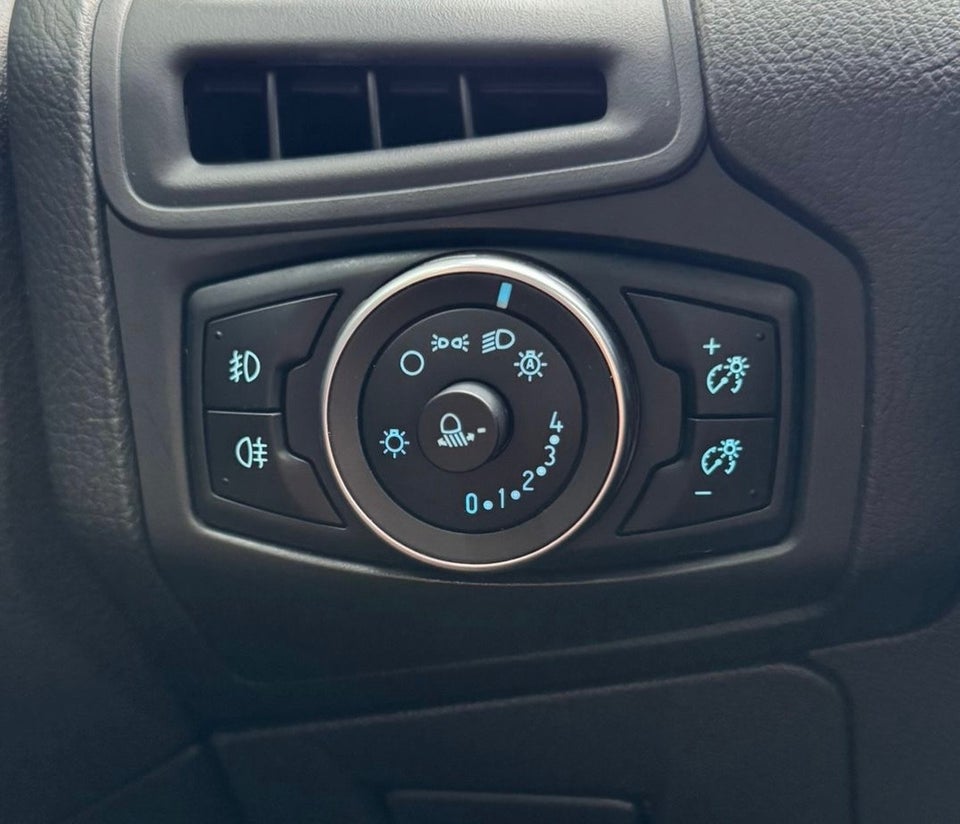 Ford Focus 1,5 EcoBlue ST-Line stc. 5d