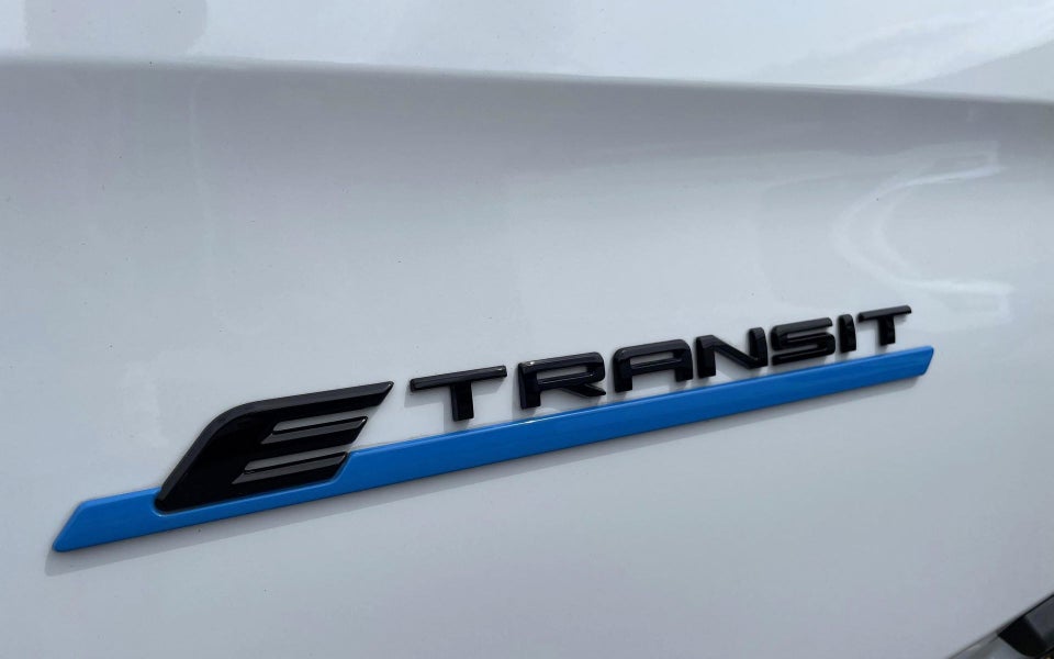 Ford E-Transit Custom 320L 64 Trend