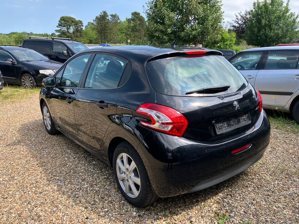 Peugeot 208 1,0 VTi Access 5d