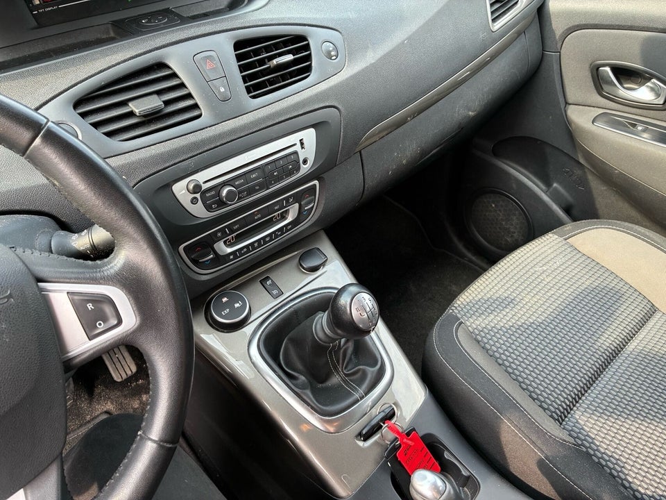 Renault Scenic XMod 1,6 16V Expression 5d