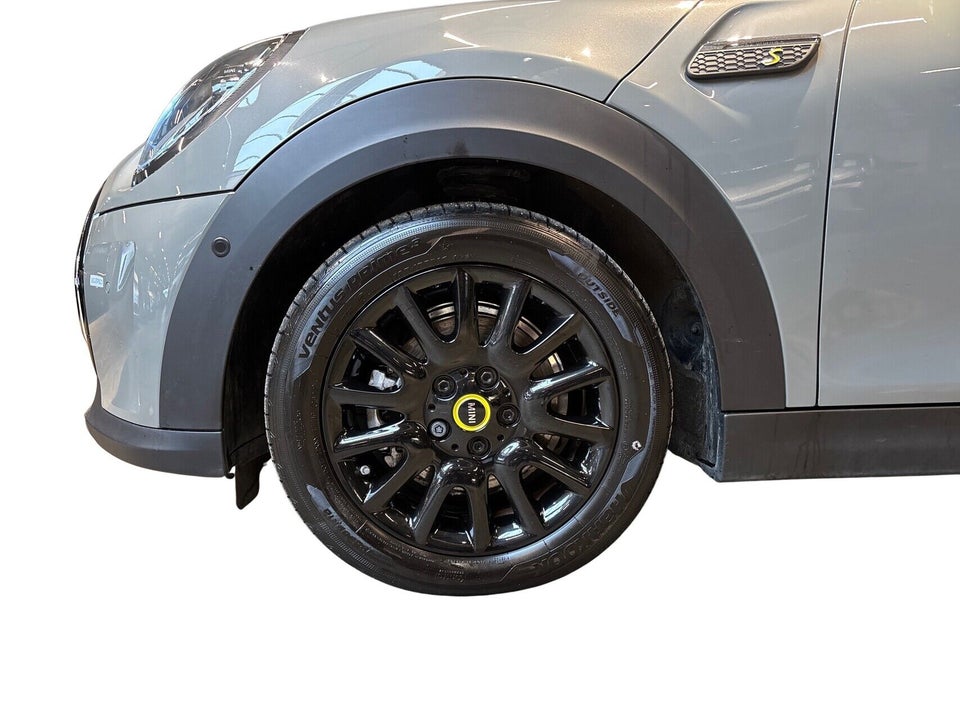 MINI Cooper SE Classic Trim 3d