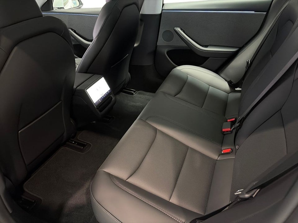 Tesla Model 3 Long Range RWD 4d