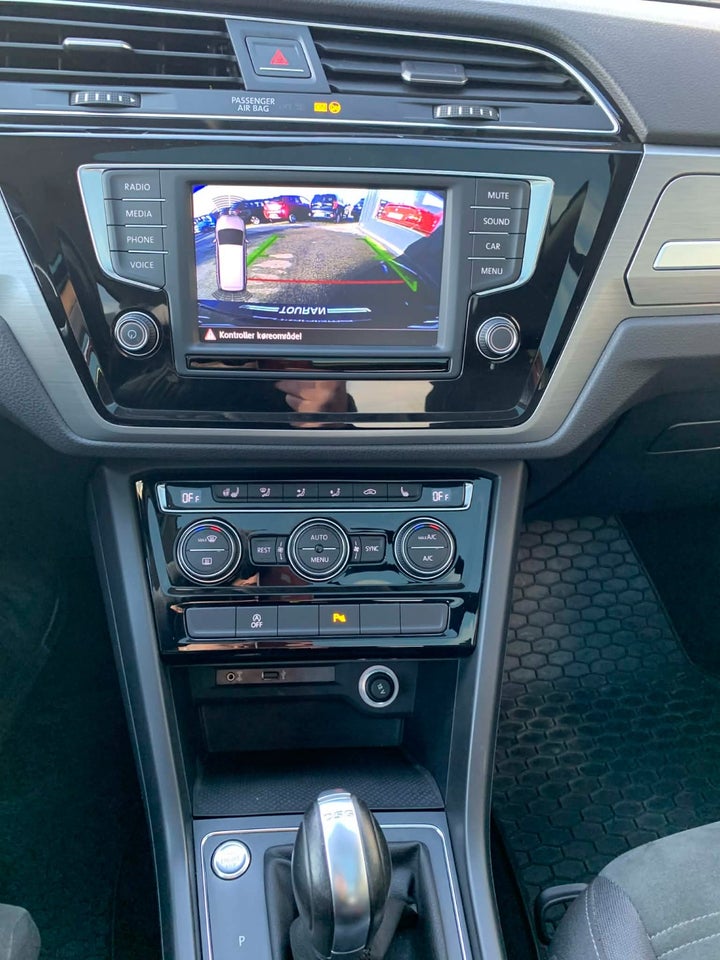 VW Touran 1,6 TDi 115 Highline DSG Van 5d