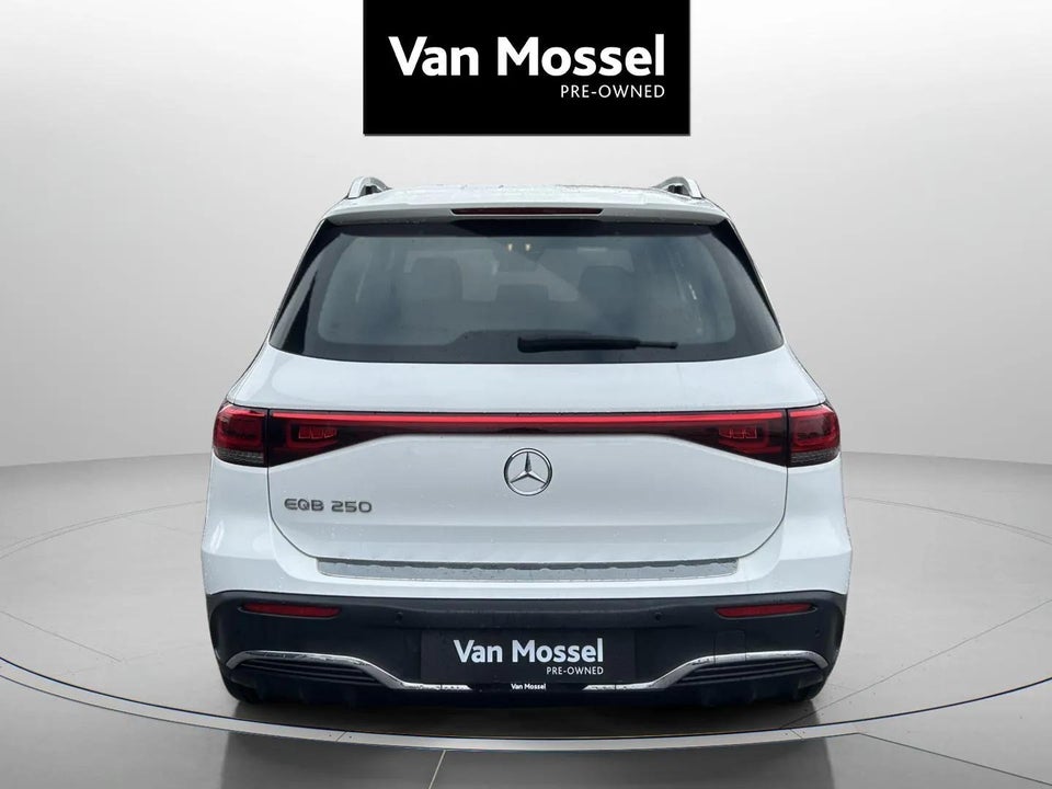 Mercedes EQB250 AMG Line 5d