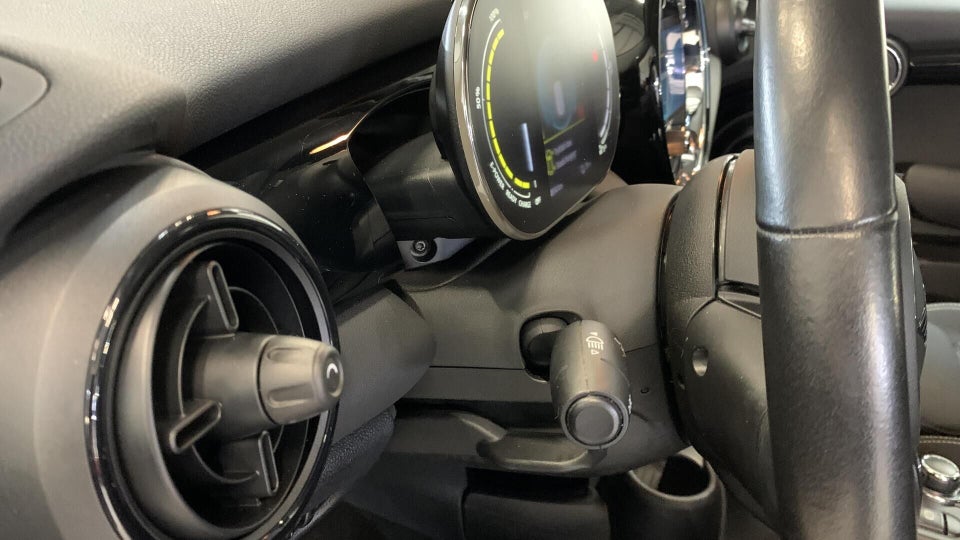 MINI Cooper SE Essential 3d