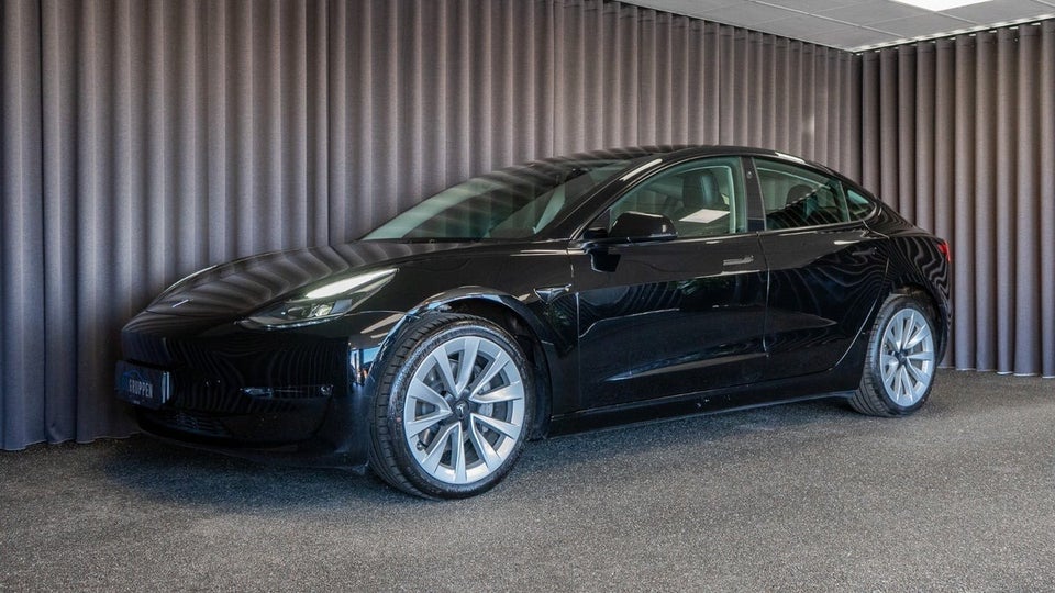 Tesla Model 3 Long Range AWD 4d
