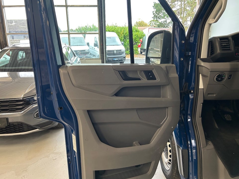VW Crafter 30 2,0 TDi 177 Kassevogn L3H2