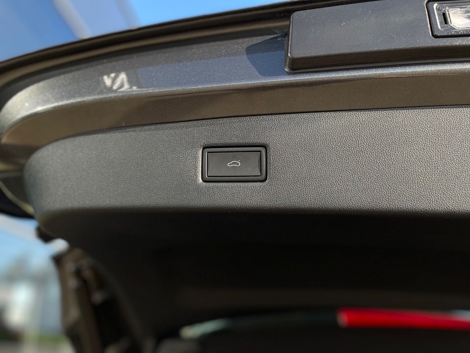 Ford Explorer 82 Premium Extended Range 5d