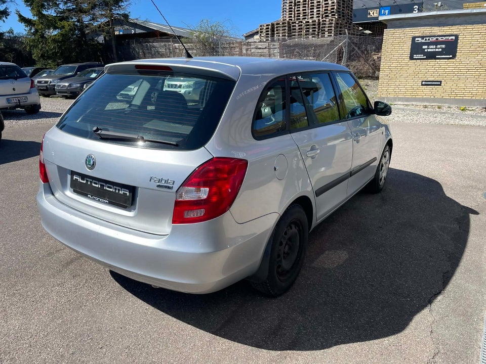 Skoda Fabia 1,4 16V Ambiente Combi 5d