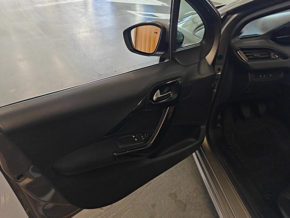 Peugeot 208 1,6 e-HDi 92 Active 5d