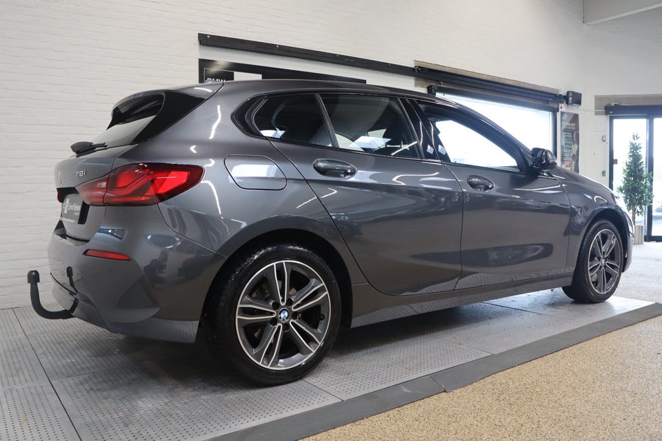 BMW 118i 1,5 Sport Line aut. 5d