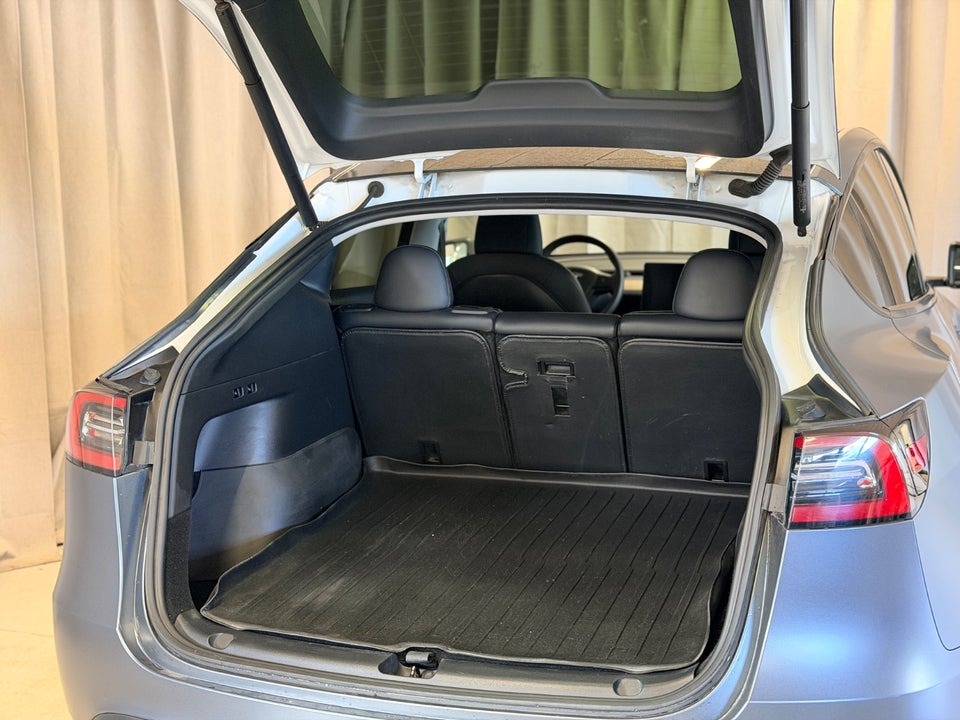 Tesla Model Y Long Range AWD 5d
