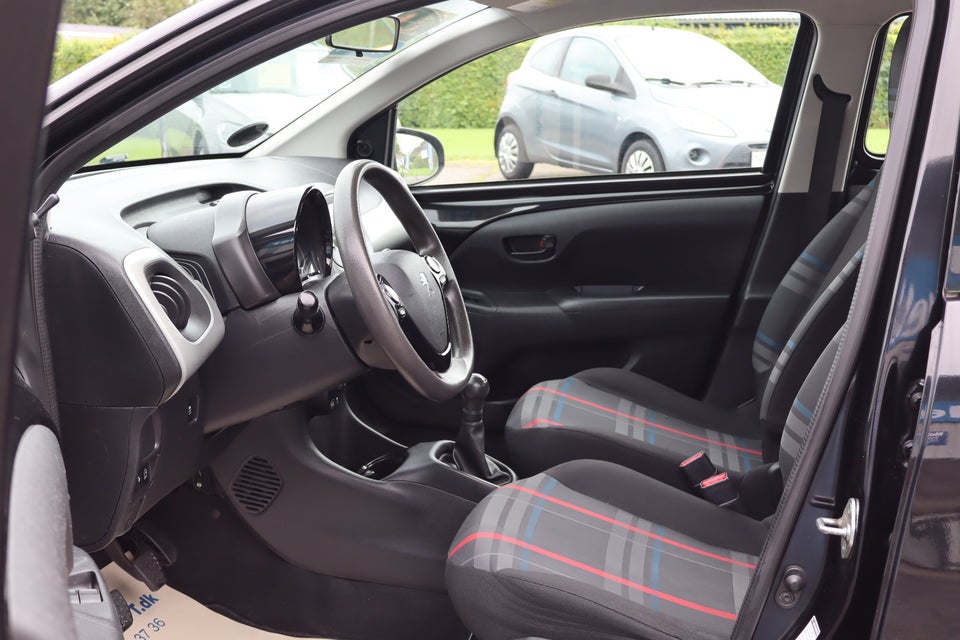Peugeot 108 1,0 e-VTi 69 Allure 5d