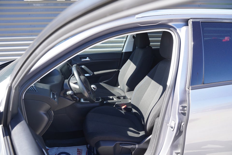 Peugeot 308 1,5 BlueHDi 130 Style SW 5d