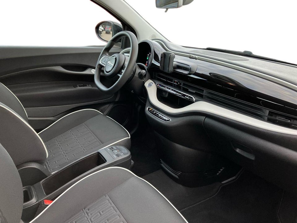 Fiat 500e 24 Action 3d