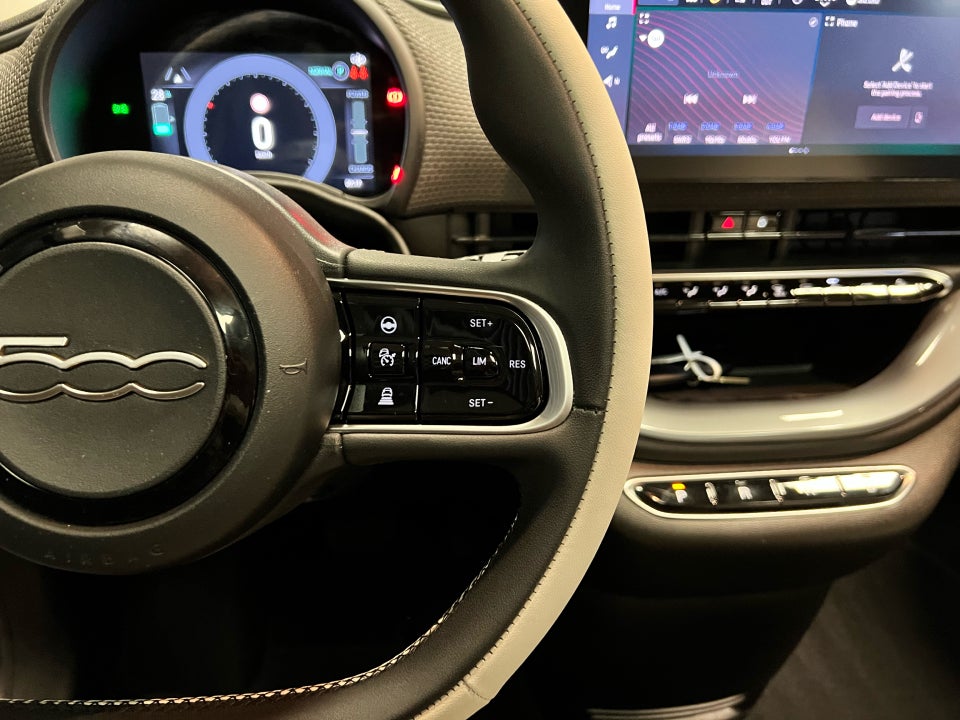 Fiat 500e 42 la Prima by Bocelli 3d