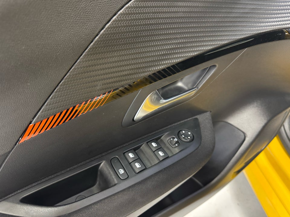 Peugeot e-208 50 Active 5d