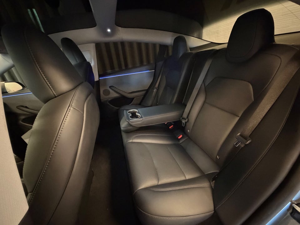 Tesla Model 3 RWD 4d