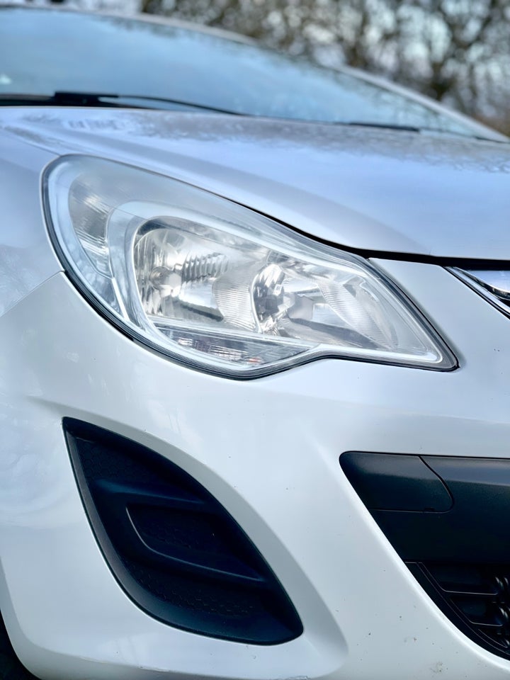 Opel Corsa 1,0 12V Essentia 5d