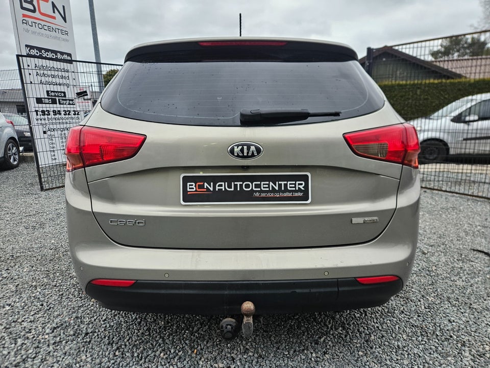 Kia Ceed 1,6 CRDi 128 Premium SW 5d