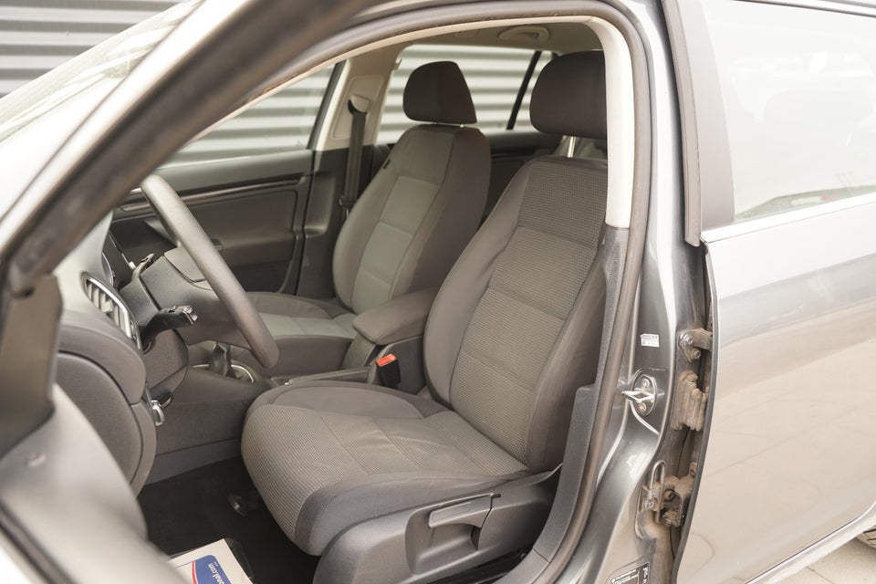 VW Golf VI 1,6 TDi 105 Comfortline Variant BMT 5d