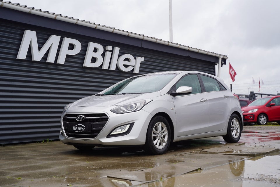 Hyundai i30 1,6 CRDi 110 Trend 5d