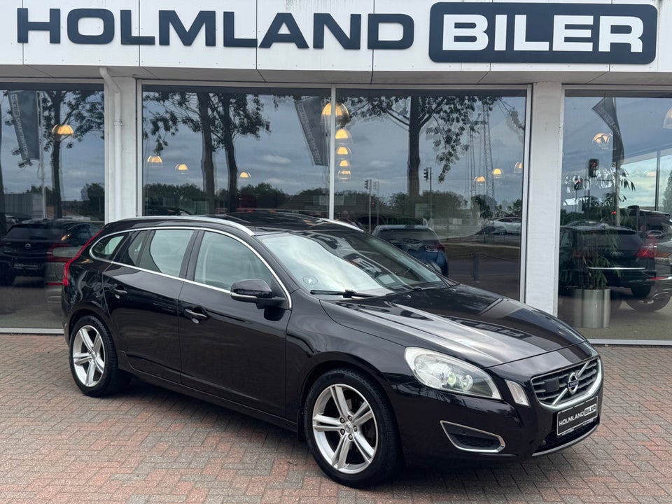 Volvo V60 1,6 T4 180 Summum aut. 5d