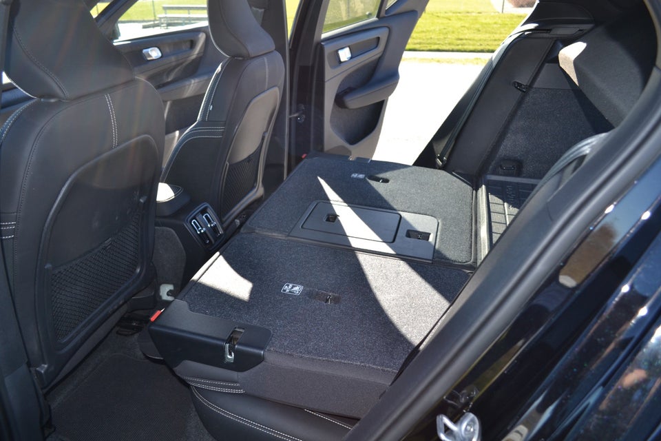 Volvo XC40 ReCharge Extended Range Plus 5d