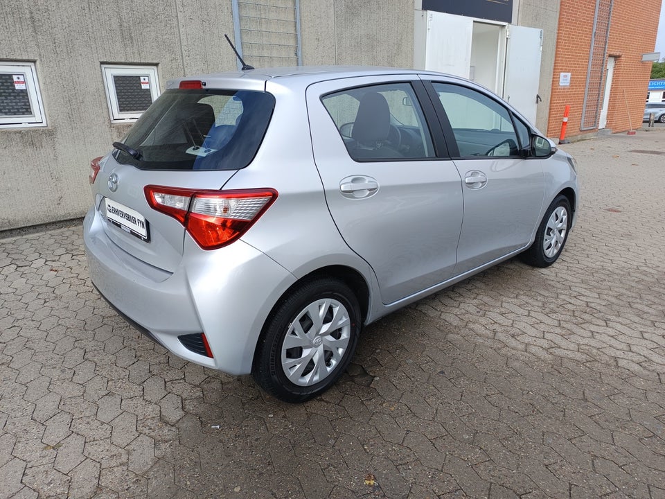 Toyota Yaris 1,0 VVT-i T2 5d
