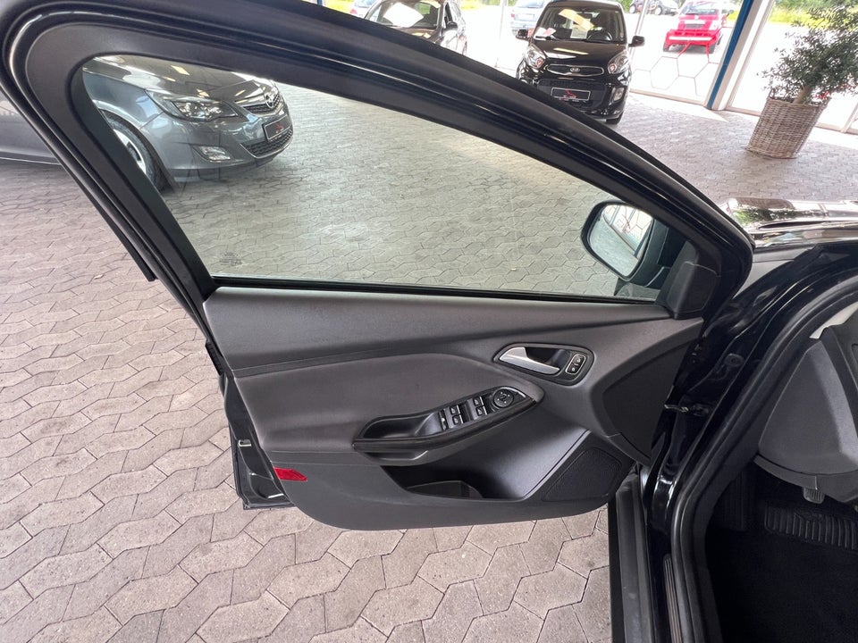 Ford Focus 1,0 SCTi 125 Titanium stc. 5d