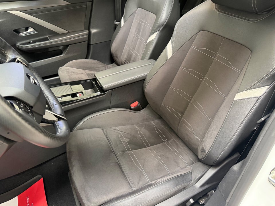 Opel Astra-e 54 Ultimate 5d