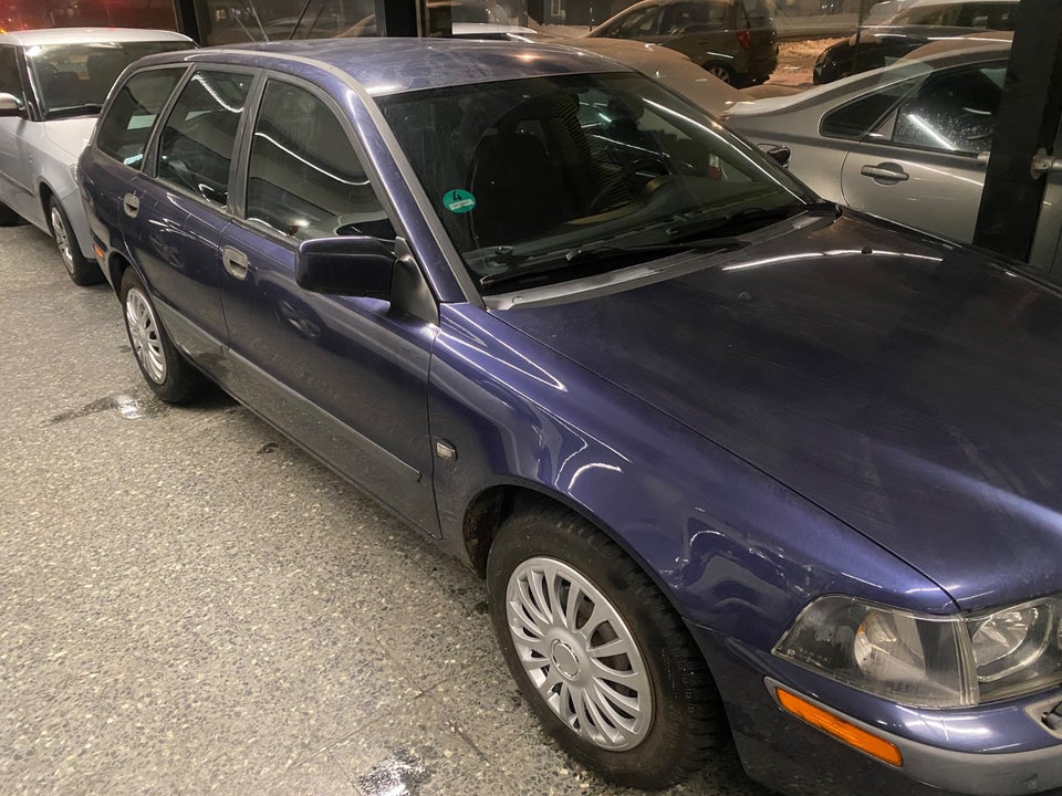 Volvo V40 1,8 Business 5d