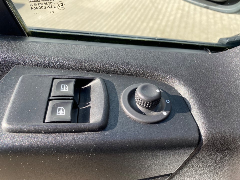 Renault Trafic T29 2,0 dCi 145 L2H1