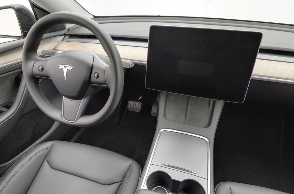 Tesla Model Y Long Range AWD 5d