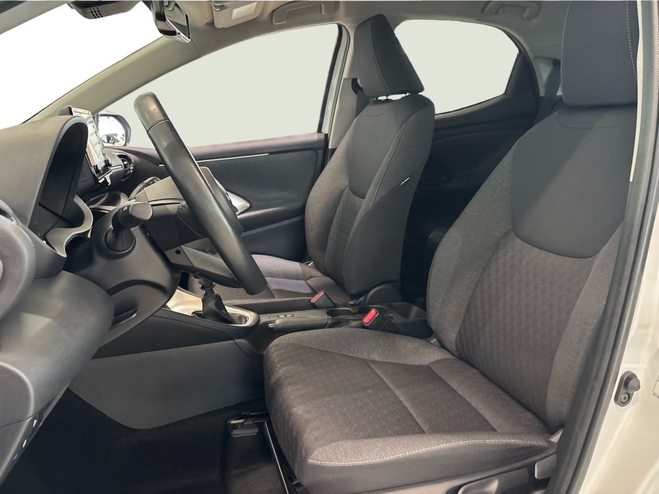 Toyota Yaris 1,5 Active 5d
