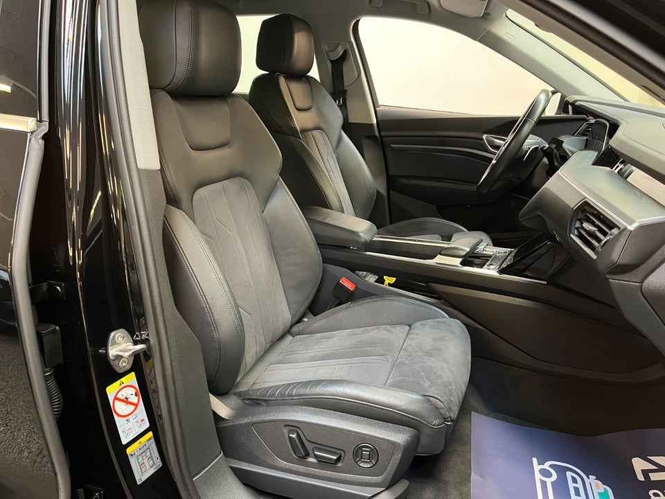 Audi e-tron 55 quattro 5d