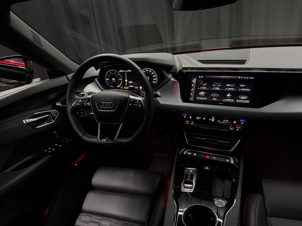 Audi RS e-tron GT quattro 4d